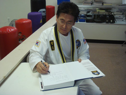Commerce Choi Kwang Do - Book donation